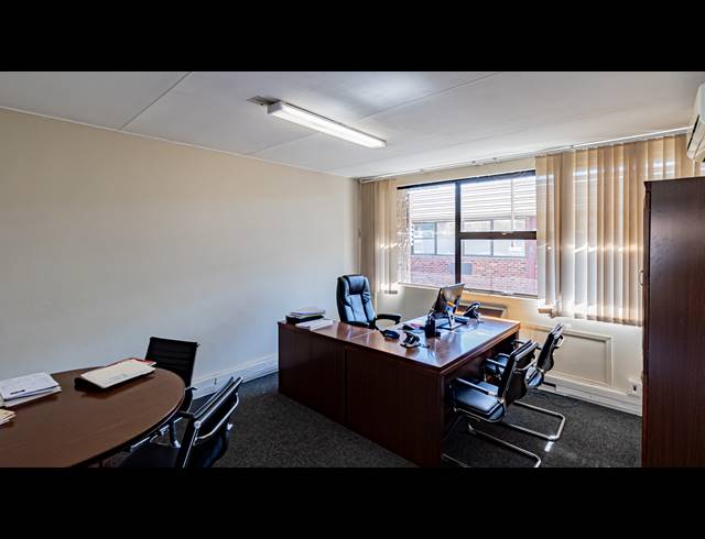 498M² OFFICE TO LET IN FERNDALE